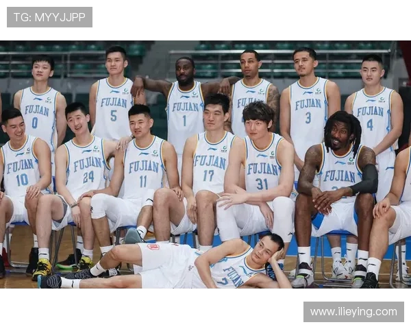 南京篮球队近期状态深度对比分析及未来发展趋势探讨