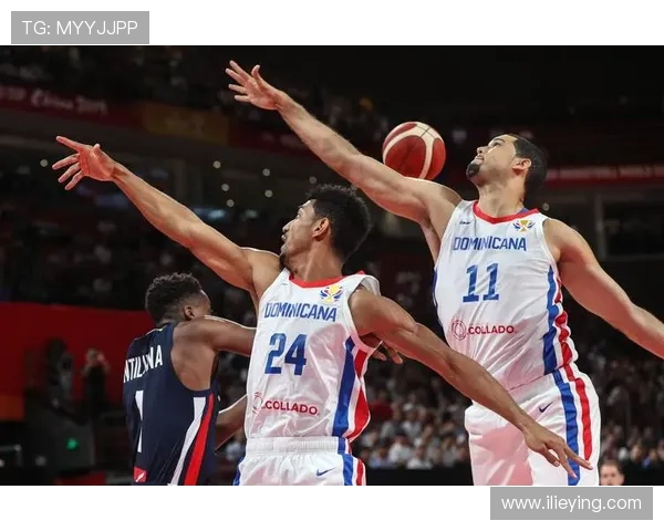 深圳篮球队在世界杯中的团队协作表现分析与点评