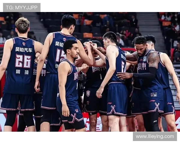 2013年CBA季后赛北京队与辽宁队激战回顾与精彩瞬间分析