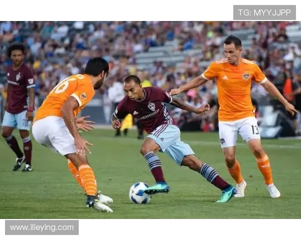 蒙特瑞与肯萨斯竞技的激烈对决展现足球魅力与团队精神的巅峰较量 蒙特瑞与肯萨斯竞技的激烈对决展现足球魅力与团队精神的巅峰较量